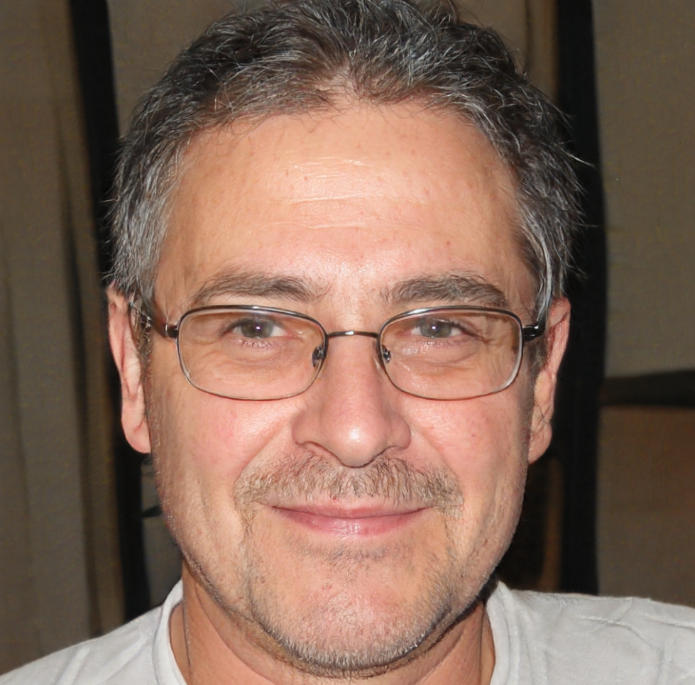 <em>Mario Cabrera</em>